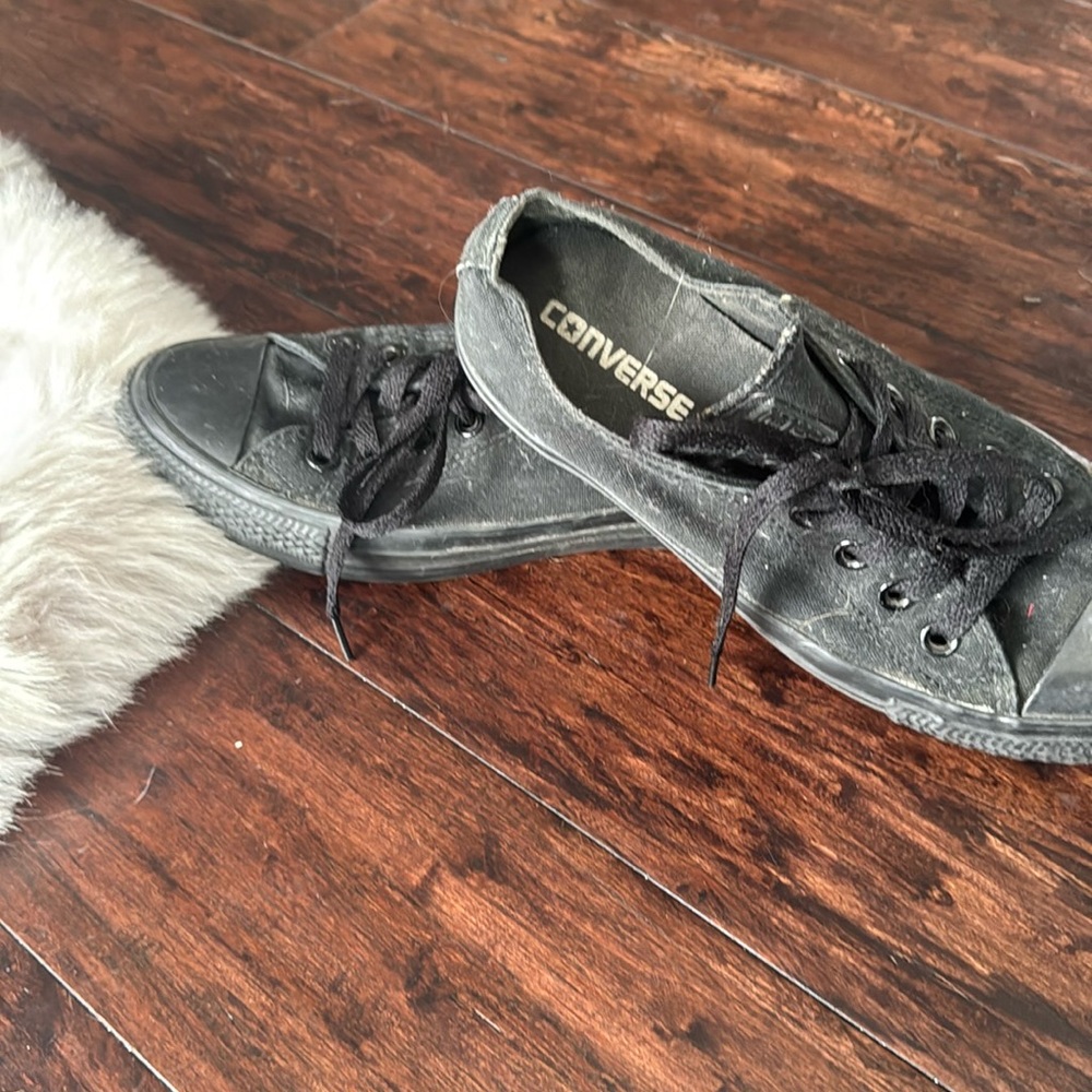 Black converse